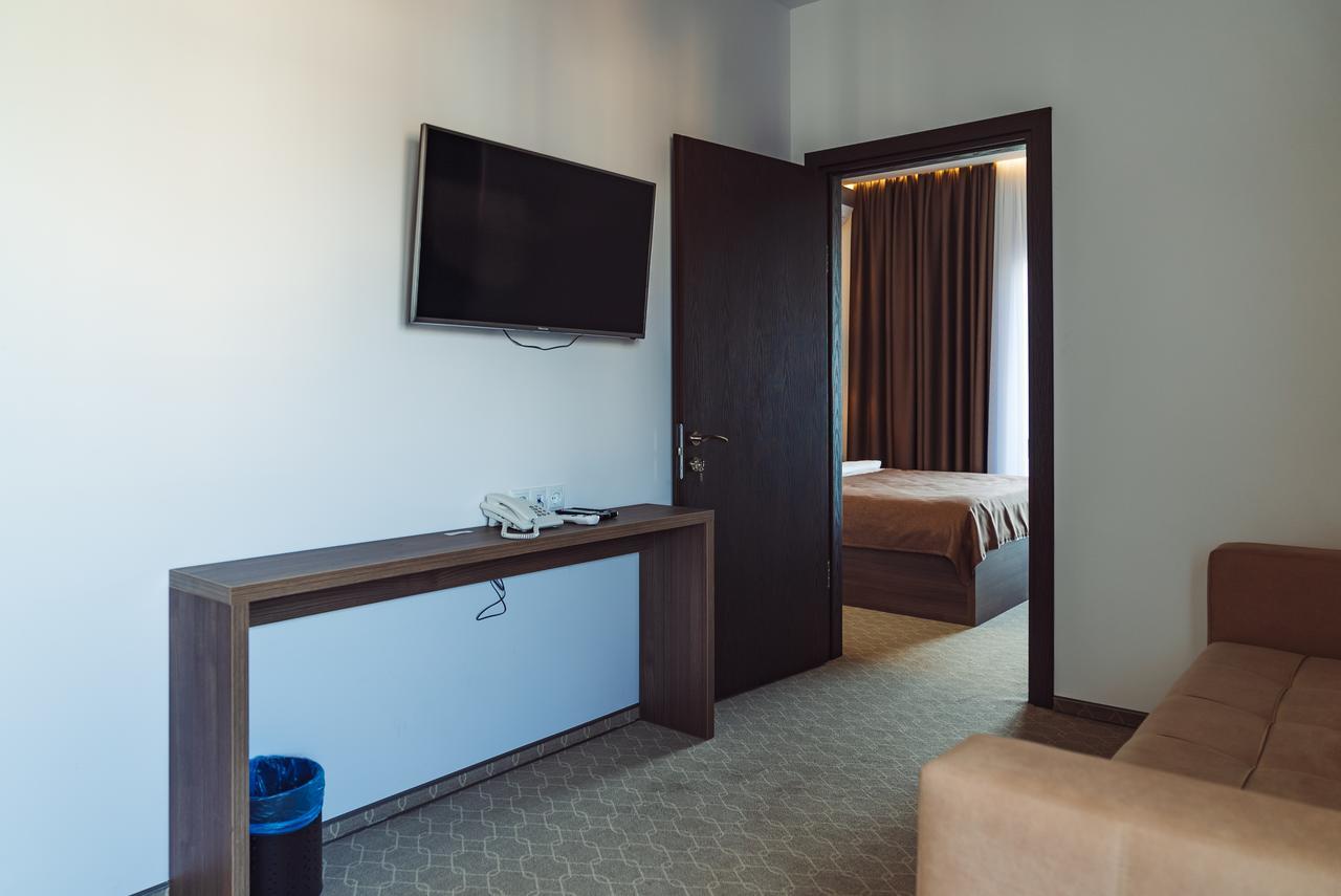 Sky Inn 巴统 外观 照片